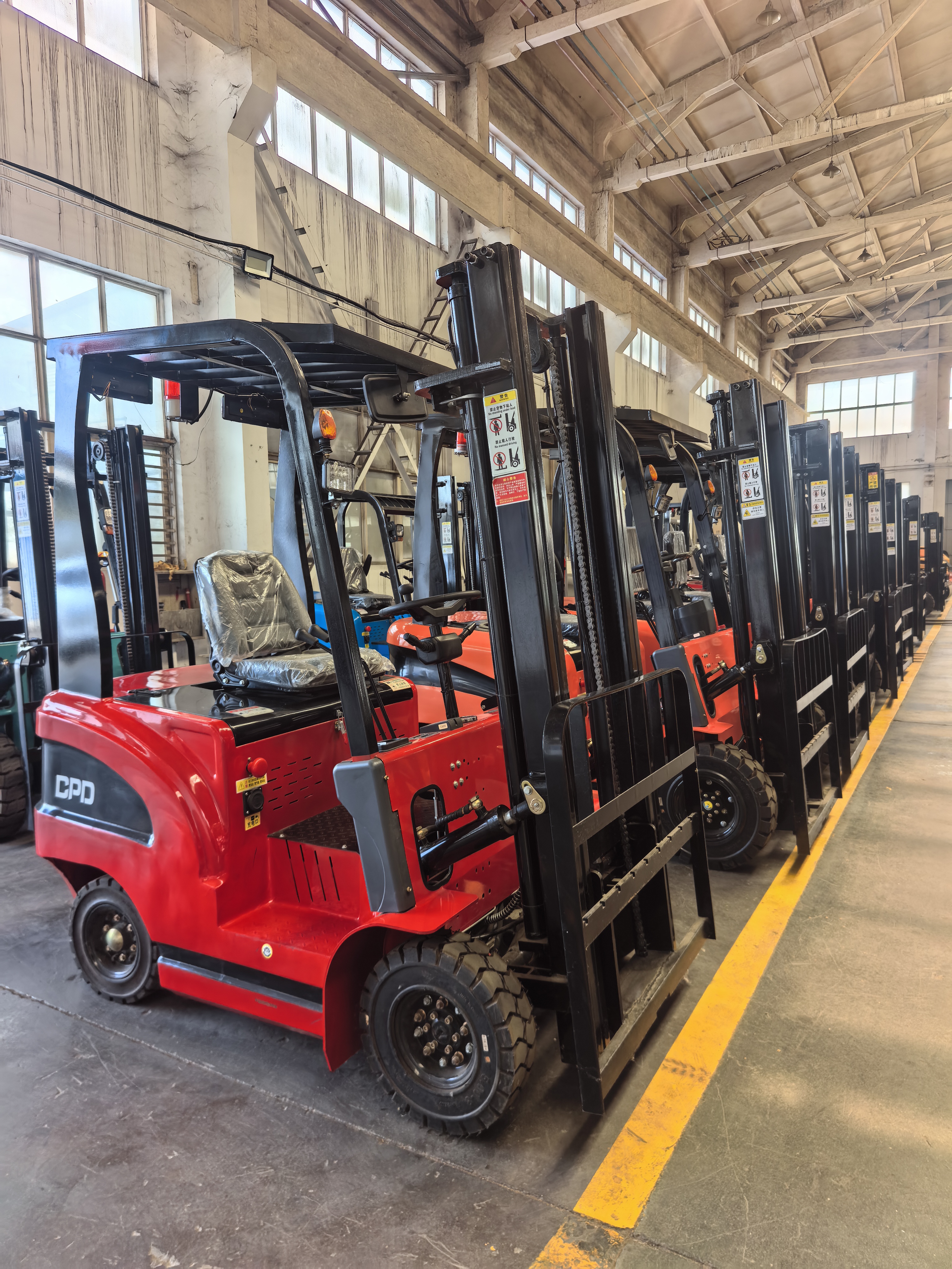 Electric forklift preparation 3